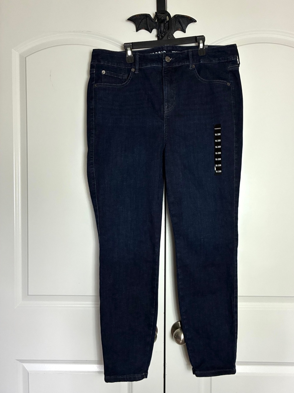 Torrid Limitless Stretch Dark Blue Jean stretches up to three sizes 16-20 NWT - Picture 5 of 16